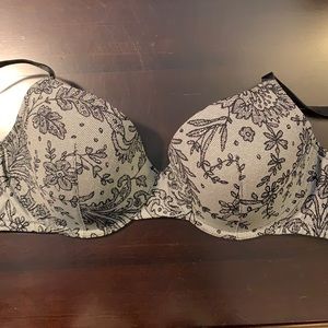 Soma black/white bra. 34D. Never worn